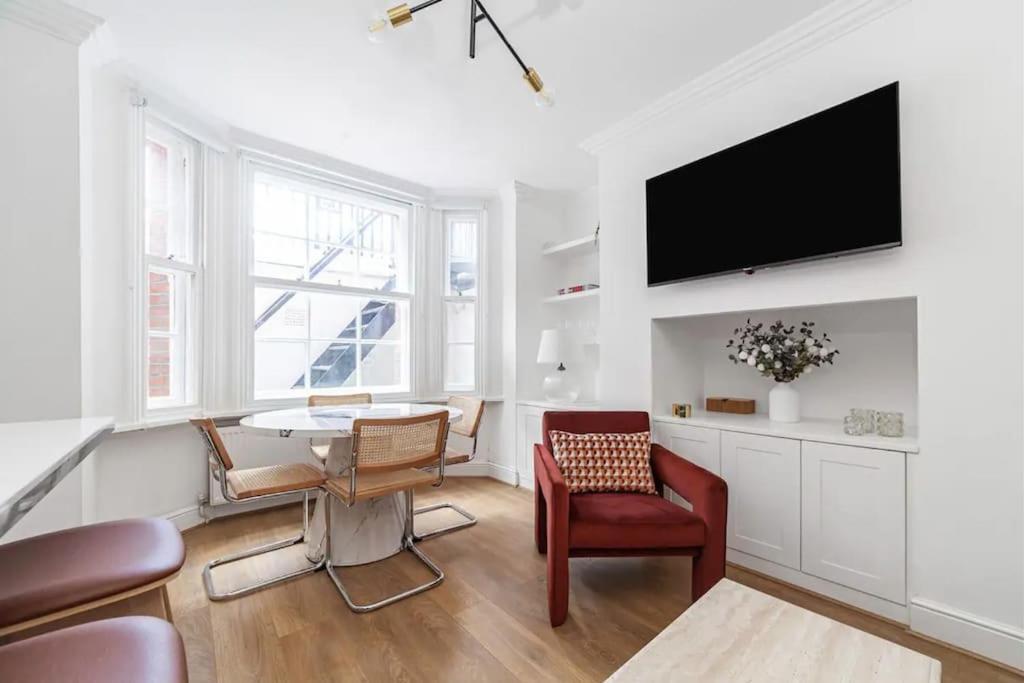 Chic Chelsea Apartment Steps From Kings Road Londra Esterno foto